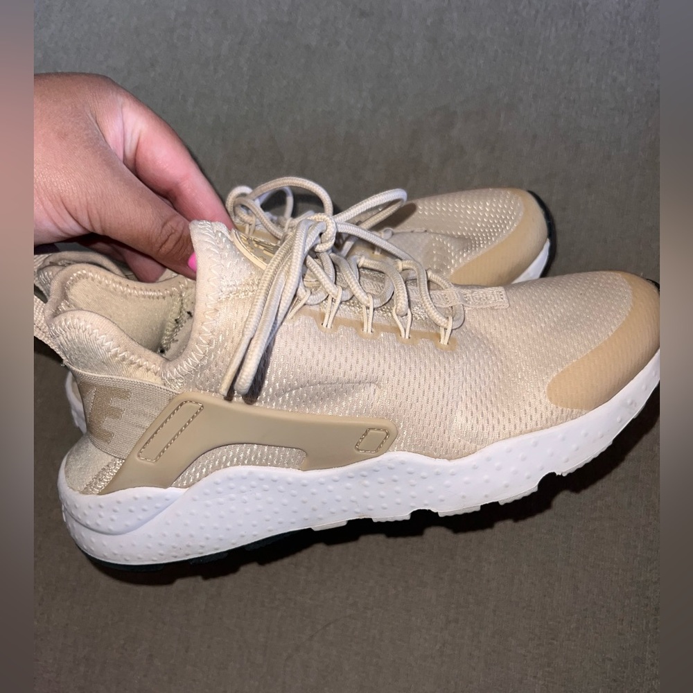 Size 7 Youth Unisex Huarache Run Ultra